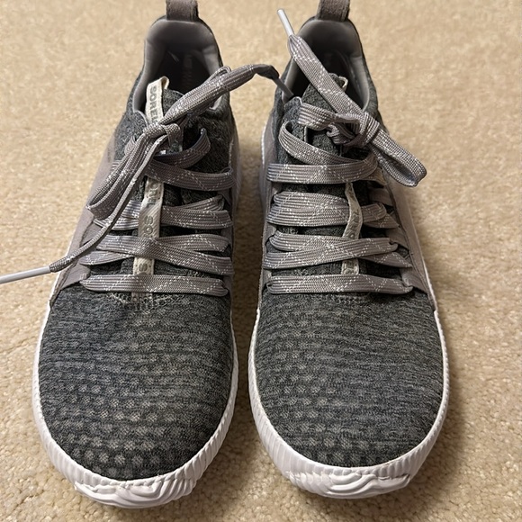 Sorel gray woman’s size 6 tennis’s - Picture 9 of 10